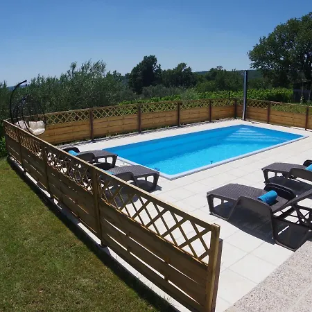 Spacious With Views Of The Vineyards